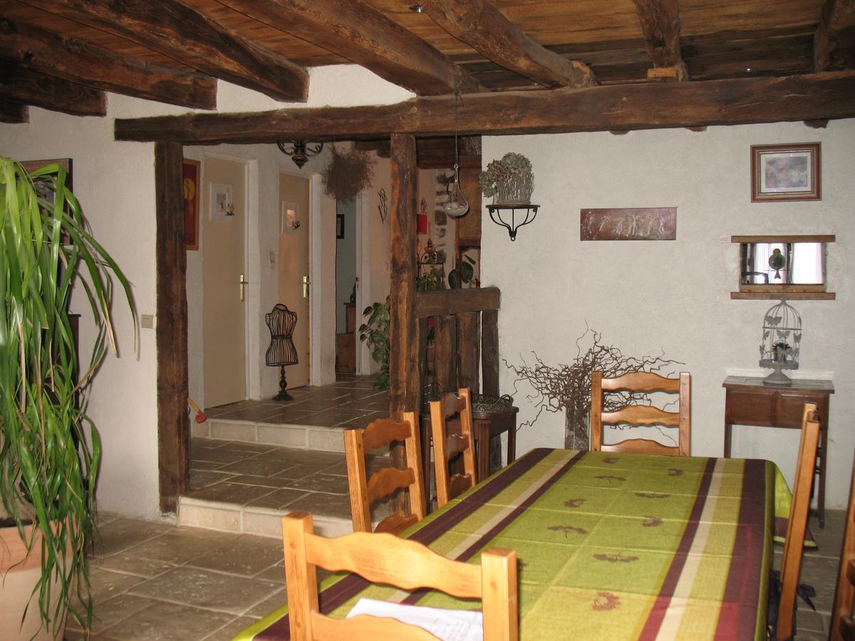 La Croix De Camargue Bed & Breakfast Oradour-sur-Glane Exterior photo